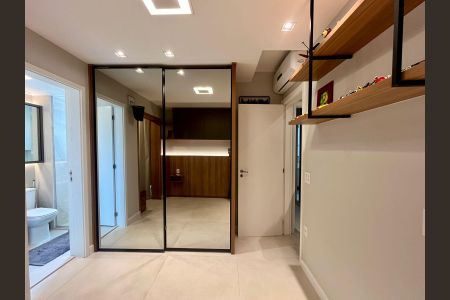 Apartamento à venda com 228m², 3 quartos e 2 vagas Apartamento à venda com 228m², 3 quartos e 2 vagasSuíte 3