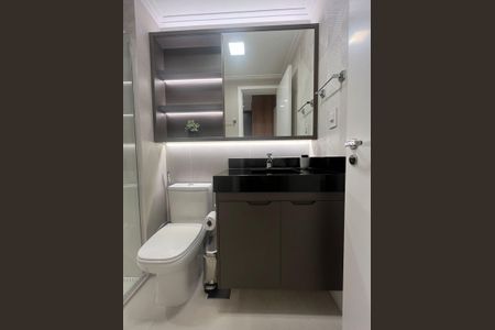 Apartamento à venda com 228m², 3 quartos e 2 vagas Apartamento à venda com 228m², 3 quartos e 2 vagasBanheiro da Suíte 1