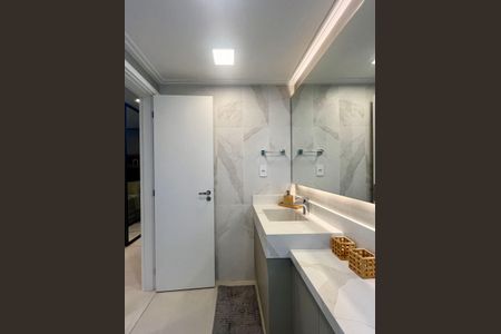 Apartamento à venda com 228m², 3 quartos e 2 vagas Apartamento à venda com 228m², 3 quartos e 2 vagasBanheiro da Suíte Master