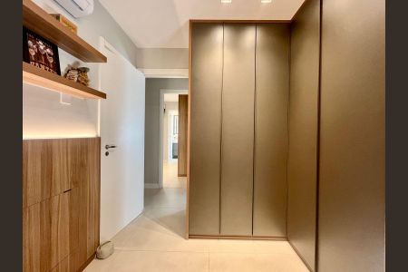 Apartamento à venda com 228m², 3 quartos e 2 vagas Apartamento à venda com 228m², 3 quartos e 2 vagasSuíte 1