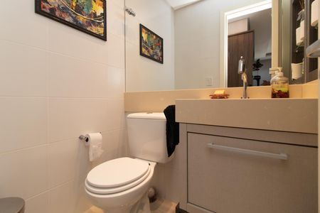 Lavabo de apartamento para alugar com 2 quartos, 68m² em Santo Antônio, Porto Alegre