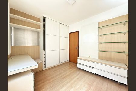 Apartamento à venda com 3 quartos, 234m² em Prado, Belo Horizonte