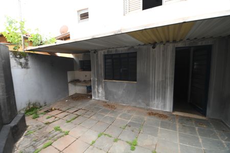 Casa à venda com 330m², 3 quartos e 4 vagasQuintal