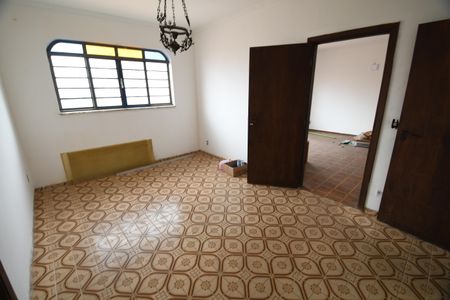 Casa à venda com 330m², 3 quartos e 4 vagasSala 2