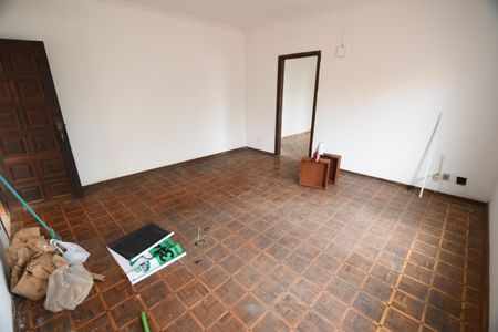 Casa à venda com 330m², 3 quartos e 4 vagasSala 1