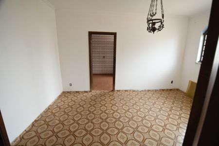 Casa à venda com 330m², 3 quartos e 4 vagasSala 2