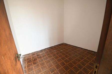 Casa à venda com 330m², 3 quartos e 4 vagasQuarto de Serviço