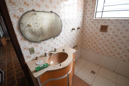 Casa à venda com 330m², 3 quartos e 4 vagasBanheiro