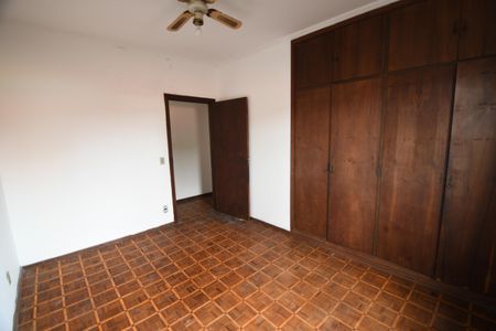 Casa à venda com 330m², 3 quartos e 4 vagasQuarto 2