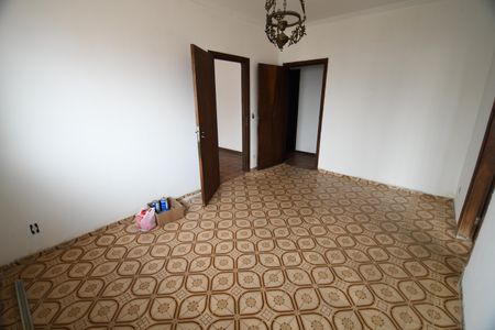 Casa à venda com 330m², 3 quartos e 4 vagasSala 2