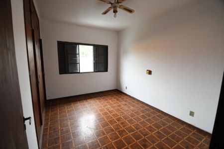 Casa à venda com 330m², 3 quartos e 4 vagasQuarto 2