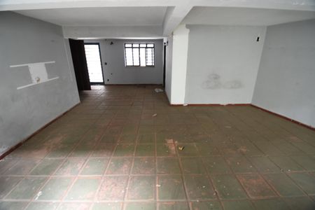 Casa à venda com 330m², 3 quartos e 4 vagasSalão