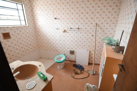 Casa à venda com 330m², 3 quartos e 4 vagasBanheiro