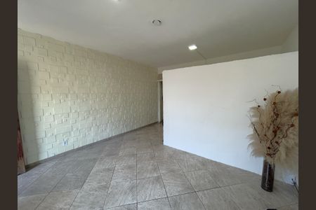 Sala de casa para alugar com 2 quartos, 60m² em Inhaúma, Rio de Janeiro