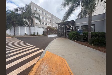 Apartamento para alugar com 49m², 2 quartos e 1 vaga Apartamento para alugar com 49m², 2 quartos e 1 vagaFachada