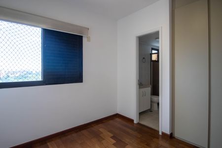 Apartamento para alugar com 192m², 5 quartos e 4 vagas Apartamento para alugar com 192m², 5 quartos e 4 vagasSuíte 1