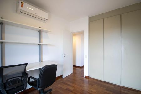 Apartamento para alugar com 192m², 5 quartos e 4 vagas Apartamento para alugar com 192m², 5 quartos e 4 vagas Suíte 2