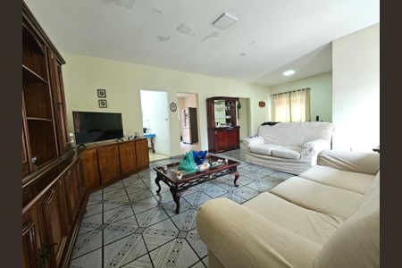 Casa para alugar com 236m², 5 quartos e 3 vagasSala