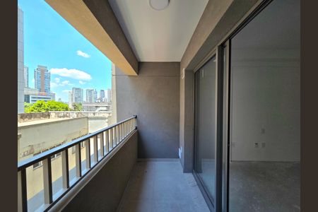 Varanda de kitnet/studio à venda com 1 quarto, 30m² em Vila Nova Conceição, São Paulo