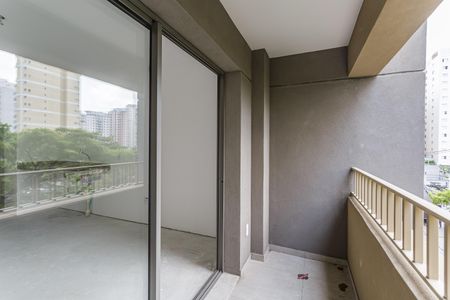 Varanda de kitnet/studio à venda com 1 quarto, 31m² em Vila Nova Conceição, São Paulo