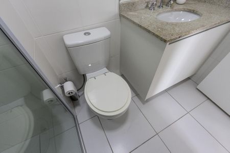 Apartamento à venda com 60m², 2 quartos e 1 vaga Apartamento à venda com 60m², 2 quartos e 1 vagaBanheiro do Corredor