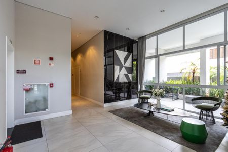 Apartamento à venda com 60m², 2 quartos e 1 vaga Apartamento à venda com 60m², 2 quartos e 1 vagaHall do Condomínio