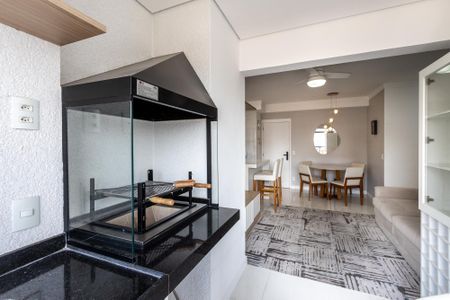 Apartamento à venda com 60m², 2 quartos e 1 vaga Apartamento à venda com 60m², 2 quartos e 1 vagaVaranda