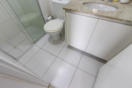 Apartamento à venda com 60m², 2 quartos e 1 vaga Apartamento à venda com 60m², 2 quartos e 1 vagaBanheiro do Corredor