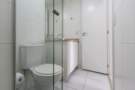 Apartamento à venda com 60m², 2 quartos e 1 vaga Apartamento à venda com 60m², 2 quartos e 1 vagaBanheiro do Corredor