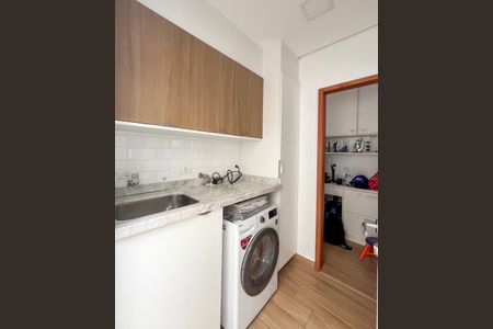 Casa à venda com 215m², 3 quartos e 4 vagasÁrea de Serviço