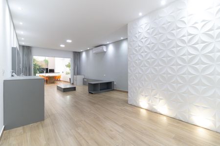 Casa à venda com 215m², 3 quartos e 4 vagas Casa à venda com 215m², 3 quartos e 4 vagasSala