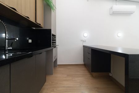 Casa à venda com 215m², 3 quartos e 4 vagas Casa à venda com 215m², 3 quartos e 4 vagasÁrea Gourmet