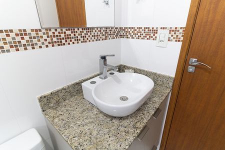 Casa à venda com 215m², 3 quartos e 4 vagas Casa à venda com 215m², 3 quartos e 4 vagasBanheiro da Suíte 1