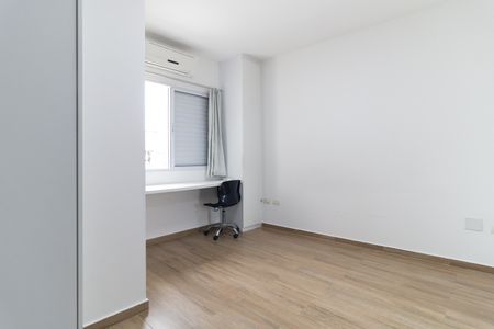 Casa à venda com 215m², 3 quartos e 4 vagas Casa à venda com 215m², 3 quartos e 4 vagasSuíte 2