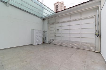 Casa à venda com 215m², 3 quartos e 4 vagas Casa à venda com 215m², 3 quartos e 4 vagasGaragem