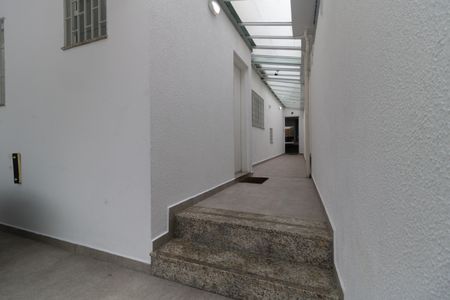 Casa à venda com 215m², 3 quartos e 4 vagas Casa à venda com 215m², 3 quartos e 4 vagasCorredor Lateral