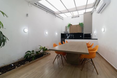 Casa à venda com 215m², 3 quartos e 4 vagas Casa à venda com 215m², 3 quartos e 4 vagasÁrea Gourmet