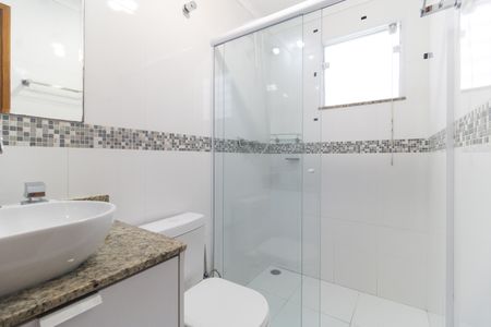 Casa à venda com 215m², 3 quartos e 4 vagas Casa à venda com 215m², 3 quartos e 4 vagasBanheiro da Suíte 2