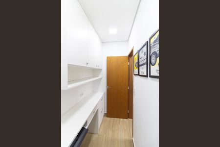 Casa à venda com 215m², 3 quartos e 4 vagas Casa à venda com 215m², 3 quartos e 4 vagasEscritório