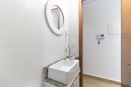 Casa à venda com 215m², 3 quartos e 4 vagas Casa à venda com 215m², 3 quartos e 4 vagasLavabo