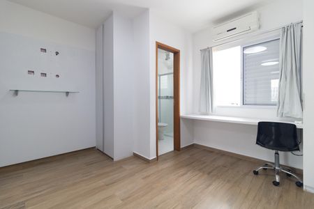 Casa à venda com 215m², 3 quartos e 4 vagas Casa à venda com 215m², 3 quartos e 4 vagasSuíte 2