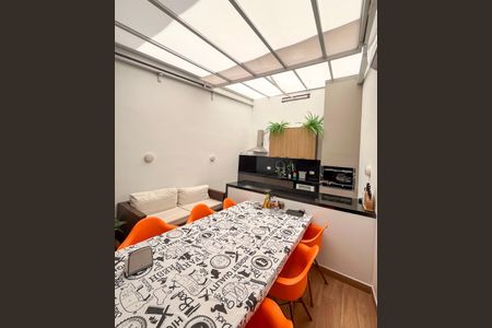 Casa à venda com 215m², 3 quartos e 4 vagasChurrasqueira