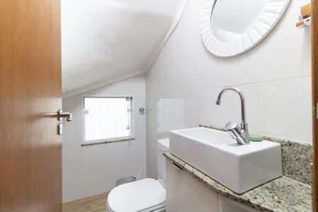Casa à venda com 215m², 3 quartos e 4 vagas Casa à venda com 215m², 3 quartos e 4 vagasLavabo