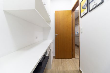 Casa à venda com 215m², 3 quartos e 4 vagas Casa à venda com 215m², 3 quartos e 4 vagasEscritório