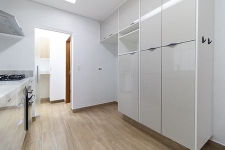 Casa à venda com 215m², 3 quartos e 4 vagas Casa à venda com 215m², 3 quartos e 4 vagasCozinha