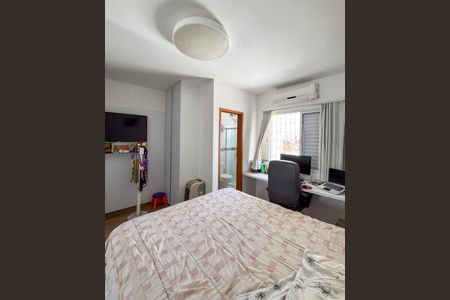 Casa à venda com 215m², 3 quartos e 4 vagasSuite 3