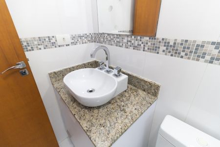 Casa à venda com 215m², 3 quartos e 4 vagas Casa à venda com 215m², 3 quartos e 4 vagasBanheiro da Suíte 2