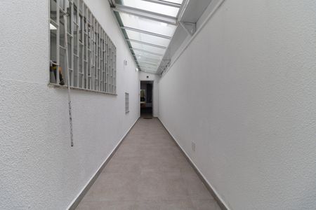 Casa à venda com 215m², 3 quartos e 4 vagas Casa à venda com 215m², 3 quartos e 4 vagasCorredor Lateral