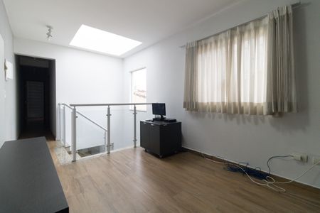Casa à venda com 215m², 3 quartos e 4 vagas Casa à venda com 215m², 3 quartos e 4 vagasSala Íntima