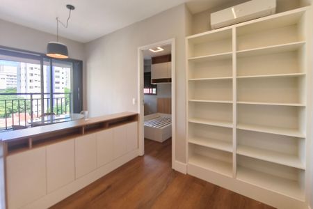 Sala de apartamento à venda com 1 quarto, 43m² em Cambuí, Campinas